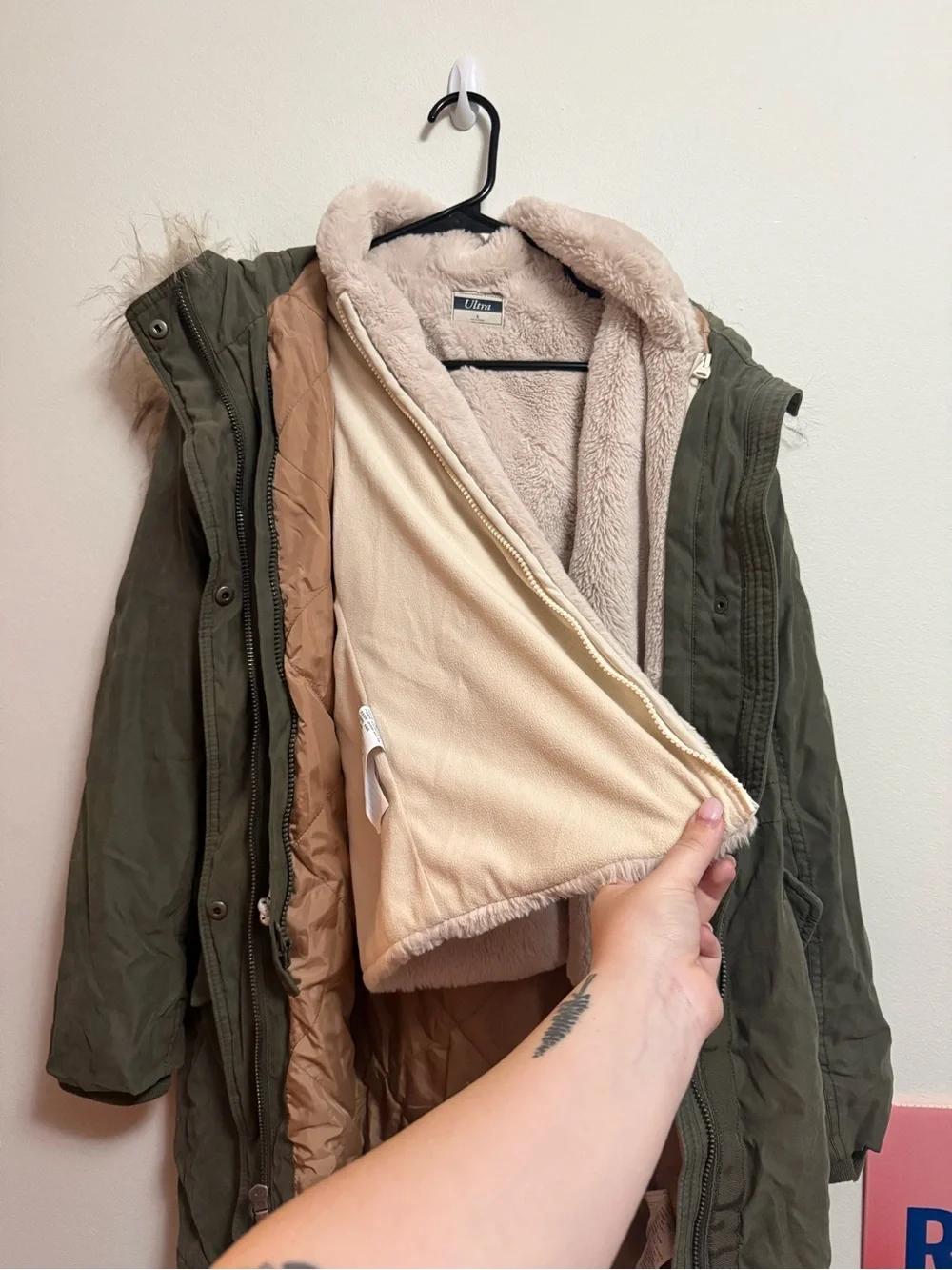 Abercrombie & Fitch Olive Green‎ Parka with Cream Faux-Fur Lining